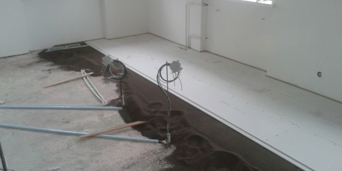 Co dělat dřív, podlahy nebo dveře?  