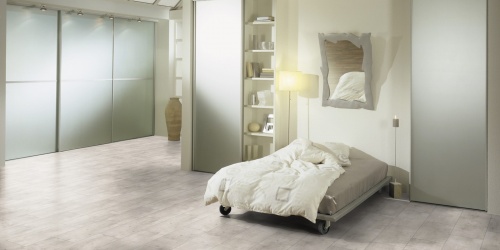 Laminátové podlahy Kronotex Mega 3187 V4 ložnice