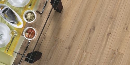 Laminátové podlahy Kronotex Robusto 3073 V4 jídelna