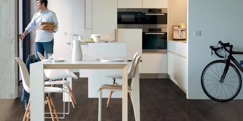 Laminátové podlahy Quick Step Classic DUB LETITÝ TMAVÁ CLM 1383