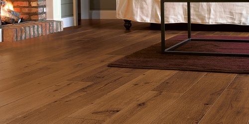 Laminátové podlahy Quick Step Perspective VÝBĚROVÉ DUBOVÉ TMAVĚ LAKOVANÉ PLAŇKY UF 1001