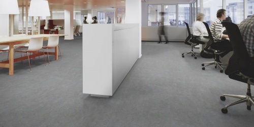Přírodní linoleum Forbo Marmoleum Modular Marble Painters Dove blue