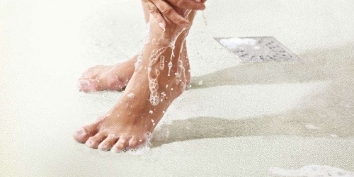 PVC podlahy Forbo Safestep Aqua sprcha