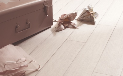 Tarkett Essentials 240 Virgin Wood White