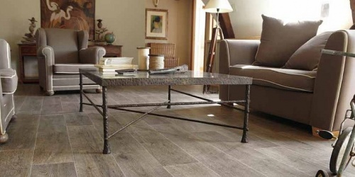 Tarkett Exclusive 240 Heritage - Legacy Oak Brown obývací pokoj
