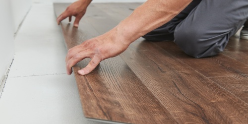 Jak opravit laminátovou podlahu? 