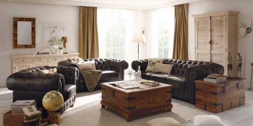 luxusni-konferencni-stolek-z-hnede-kuze-chesterfield