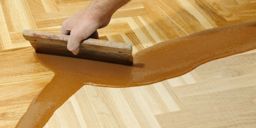 Víte jak správně udržovat nebo renovovat dřevěnou podlahu?
